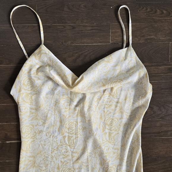 NWOT Paper heart yellow floral roses cottage satin cowel neck slip dress sz M - Picture 3 of 10